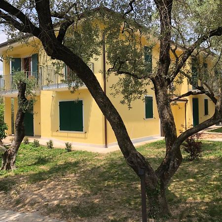 Ferienwohnung Ca' De L'Achille Torri Del Benaco Exterior foto
