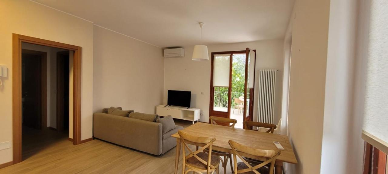 Ferienwohnung Ca' De L'Achille Torri Del Benaco Exterior foto