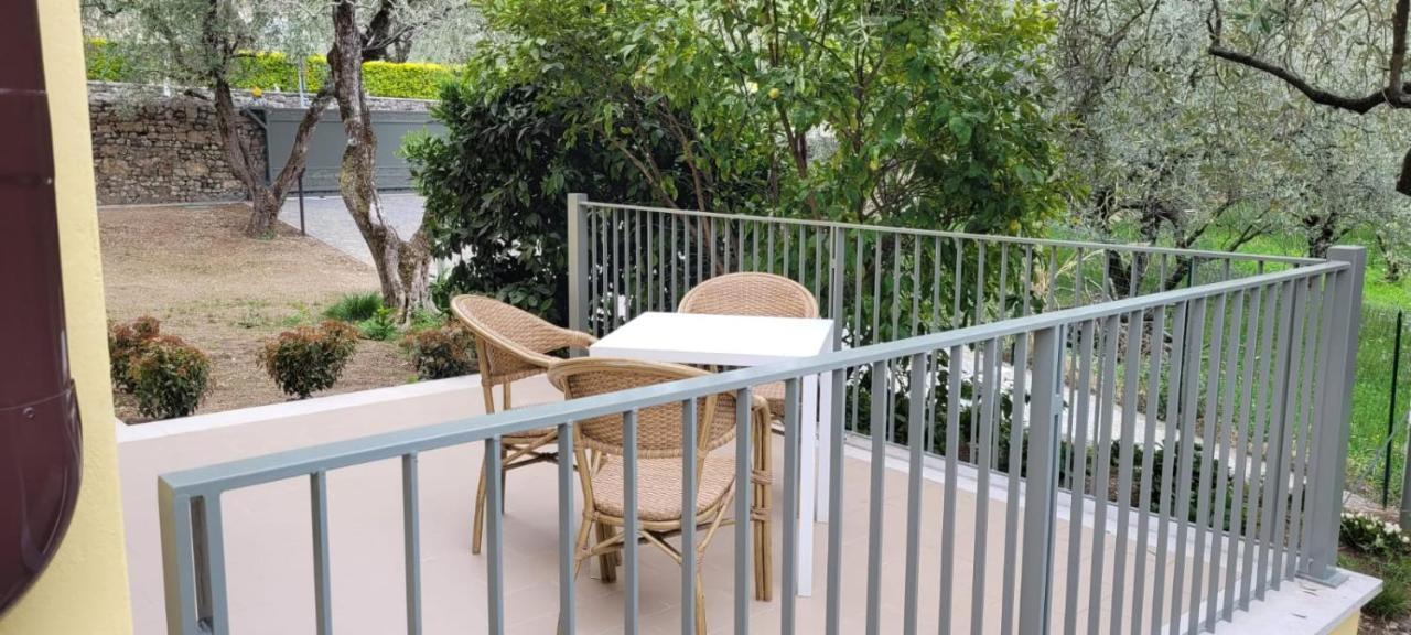 Ferienwohnung Ca' De L'Achille Torri Del Benaco Exterior foto