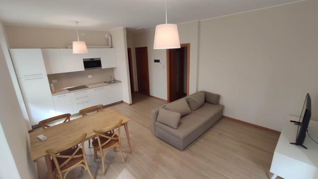Ferienwohnung Ca' De L'Achille Torri Del Benaco Exterior foto