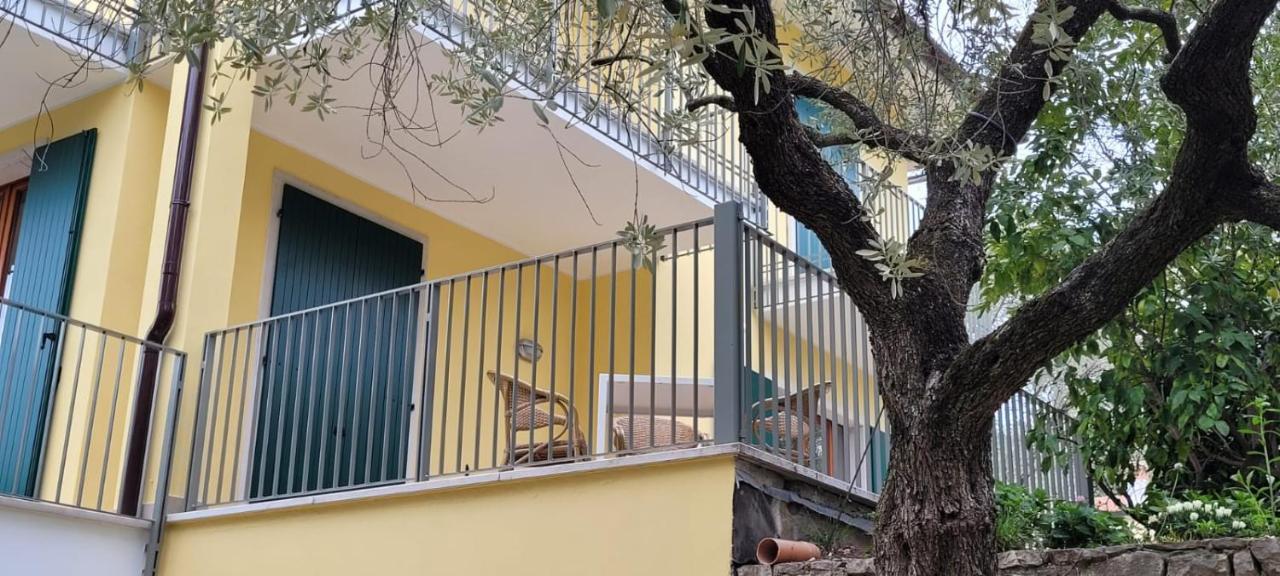 Ferienwohnung Ca' De L'Achille Torri Del Benaco Exterior foto