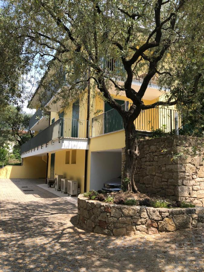 Ferienwohnung Ca' De L'Achille Torri Del Benaco Exterior foto